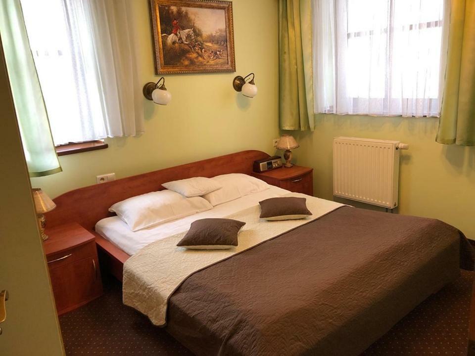 Hotel Restauracja Podzamcze Szczecin Exterior foto