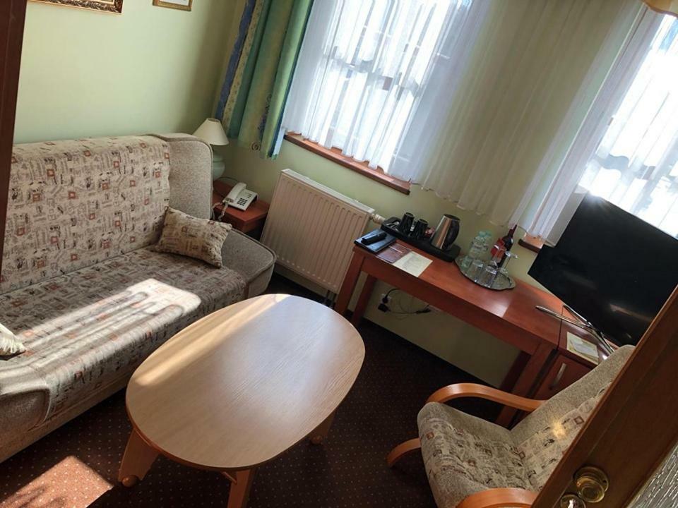 Hotel Restauracja Podzamcze Szczecin Exterior foto